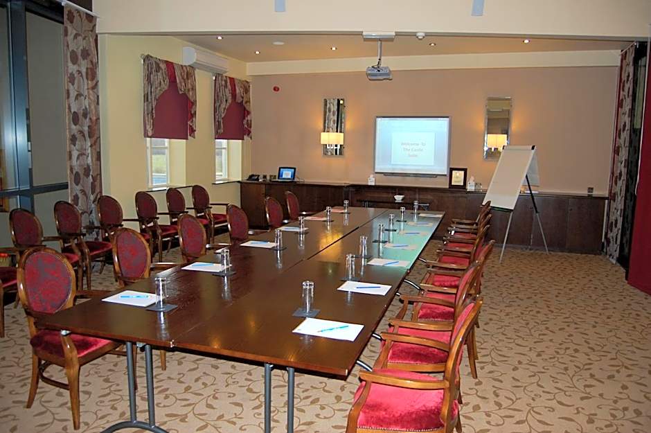 Best Western Plus Pastures Hotel