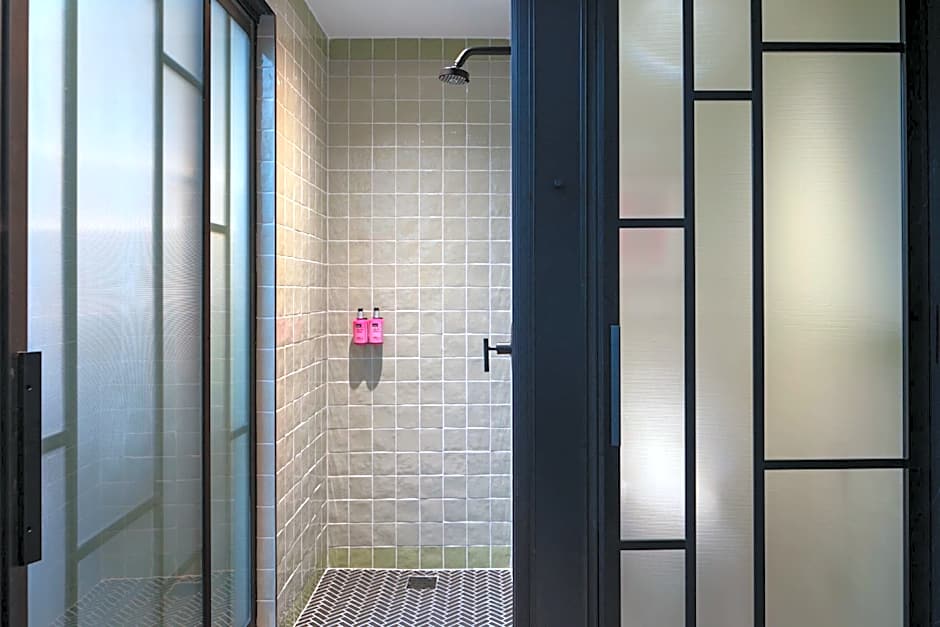 Moxy Brooklyn Williamsburg