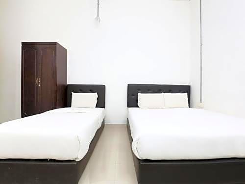 SPOT ON 89778 Aisy Hotel