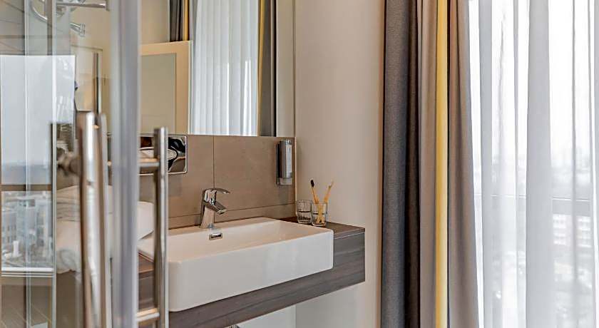 Garner Berlin - Spandau By IHG