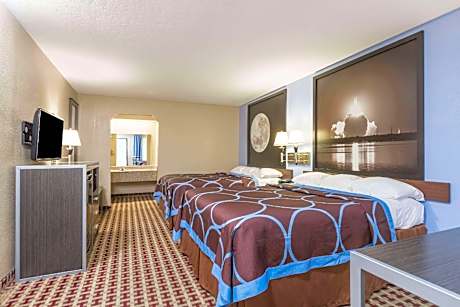 2 Queen Beds, Mobility/Hearing Access Room, Roll-In Shower, Pet-Friendly, Non-Smoking