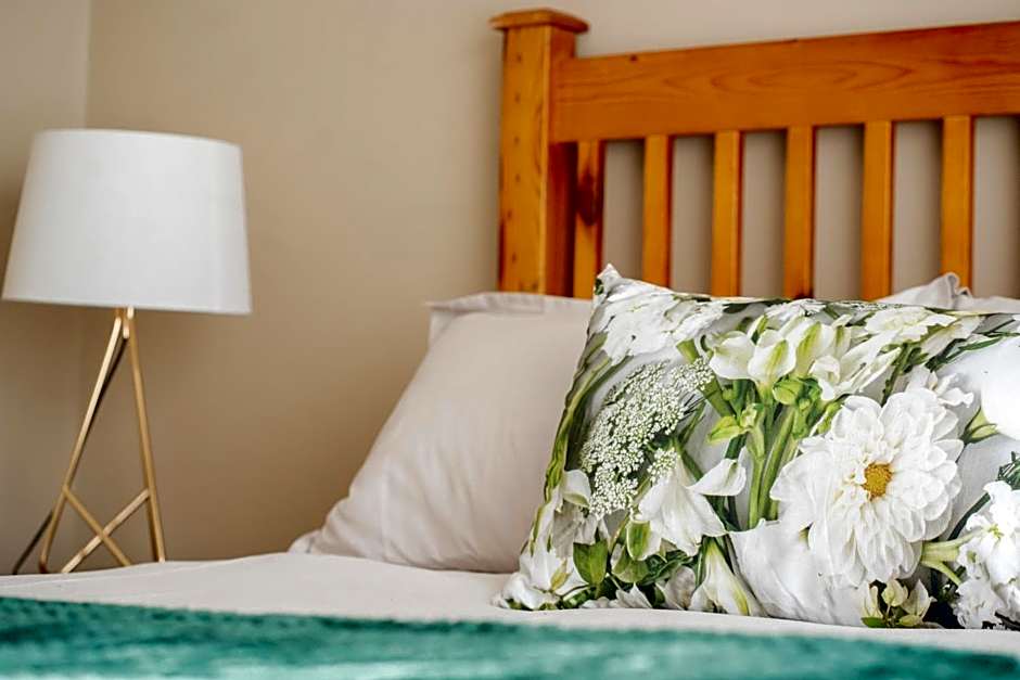 Airville Luxury Apartments, 7min Drive to Cresta Mall