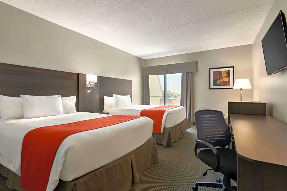 Travelodge Kingston Lasalle – Kingston