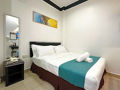 Deluxe Double Room with No View