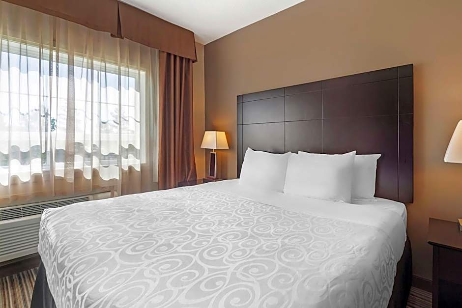 Best Western Plus Peace River Hotel & Suites