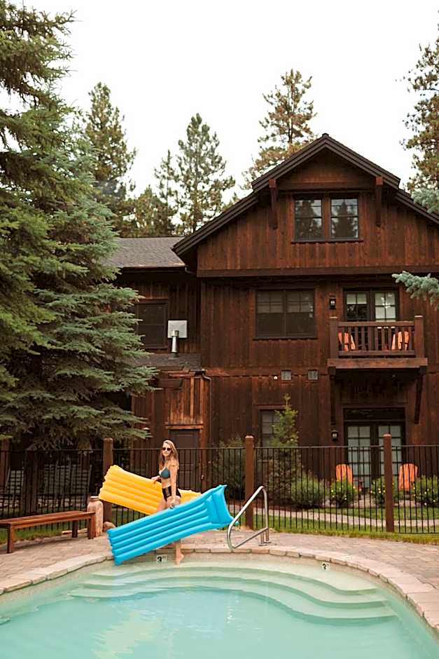 FivePine Lodge