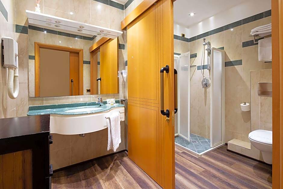 Best Western Maison B Hotel