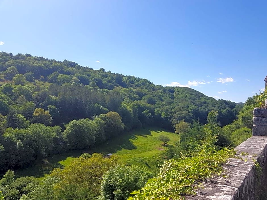 Maison d'Hôtes "La Pierre Pointue"