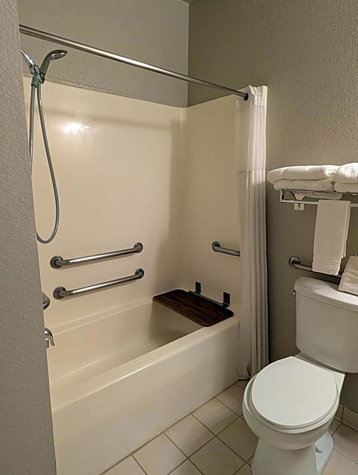 Days Inn & Suites by Wyndham Castle Rock
