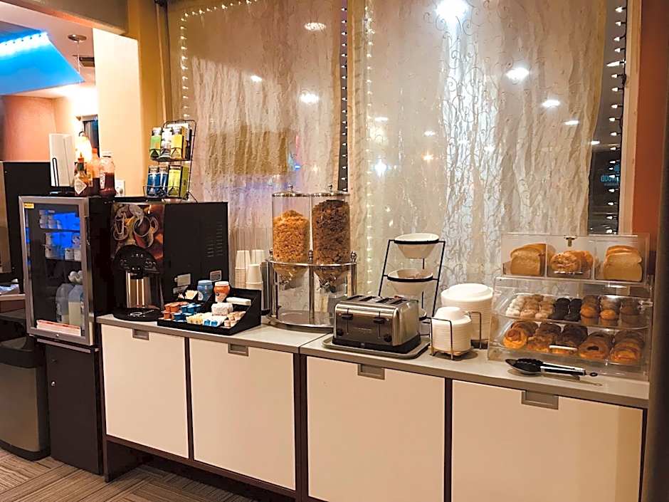 Brentwood Inn & Garden