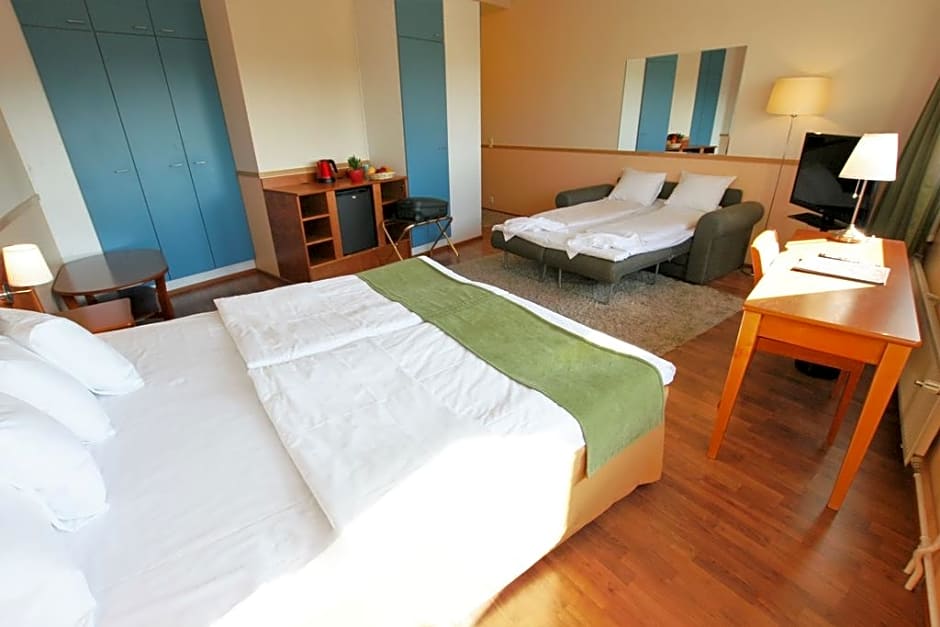 Skyline Airport Hotel