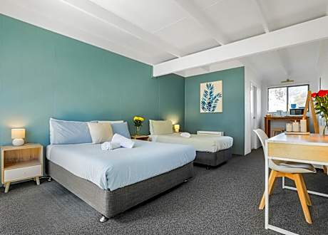 Coast Motel Eden