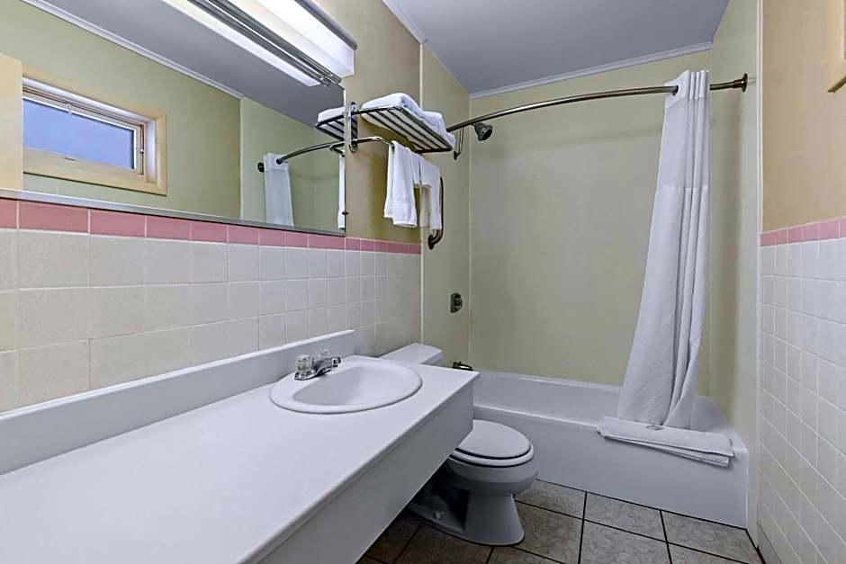 Travelodge by Wyndham Rapid City