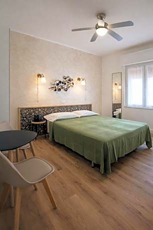 Hotel Costa Azzurra -Free Parking - Easy Stay -Spotorno