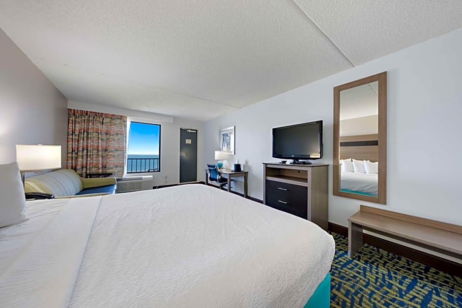 Best Western Plus Holiday Sands Inn & Suites