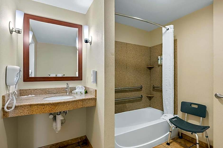 Comfort Suites Panama City near Tyndall AFB