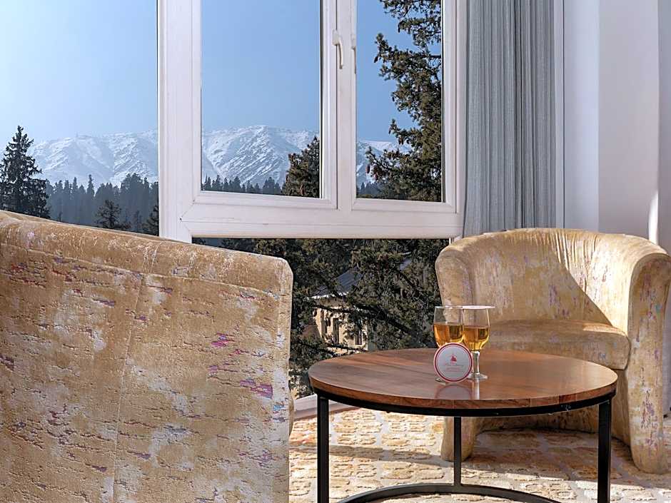 Hotel Pine Spring Gulmarg