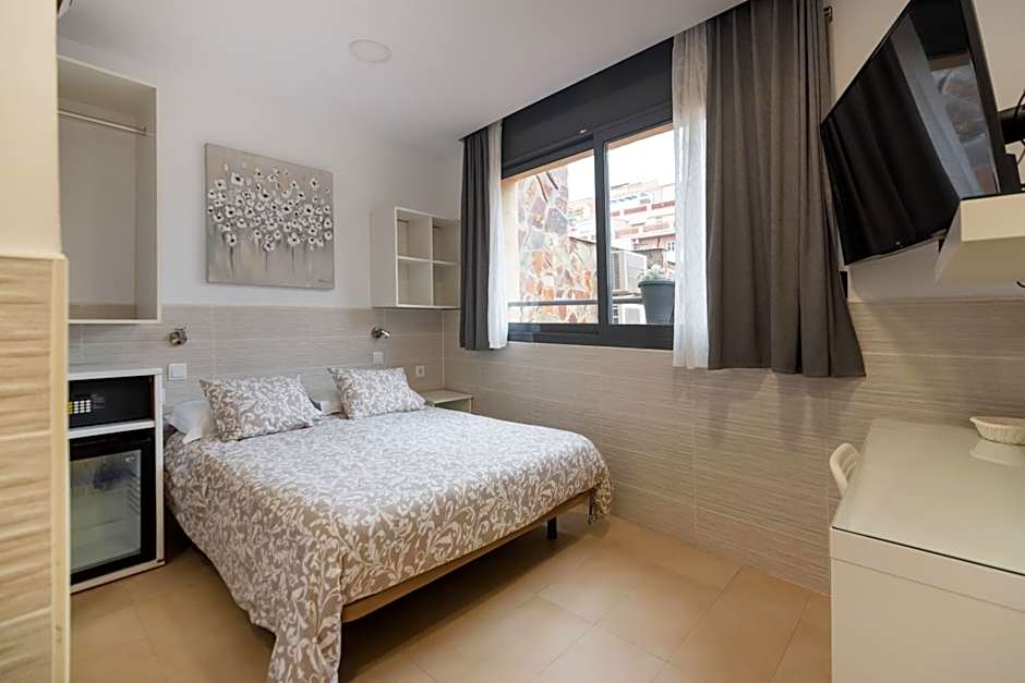 Hostal House
