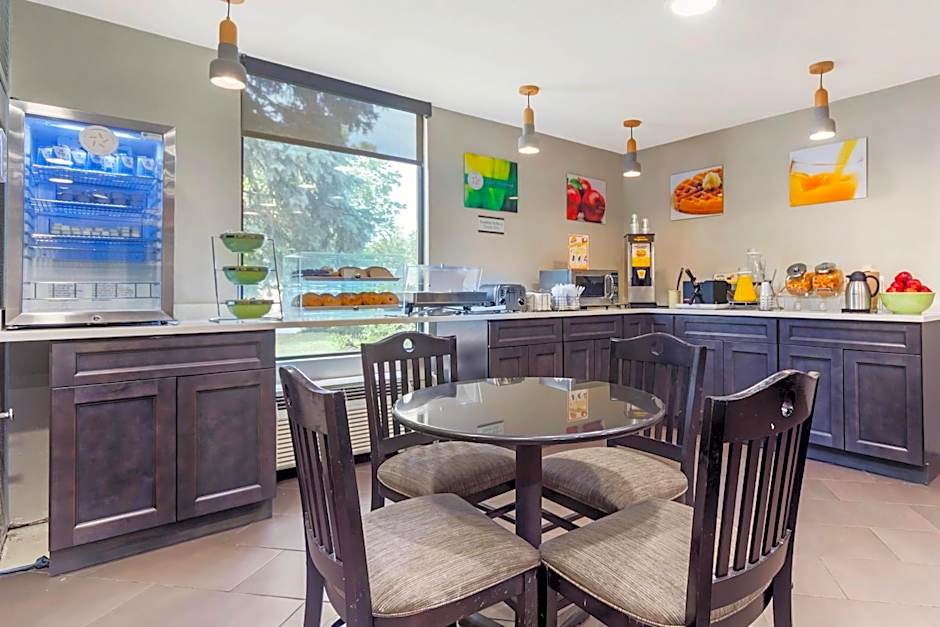 Quality Inn & Suites NJ State Capital Area