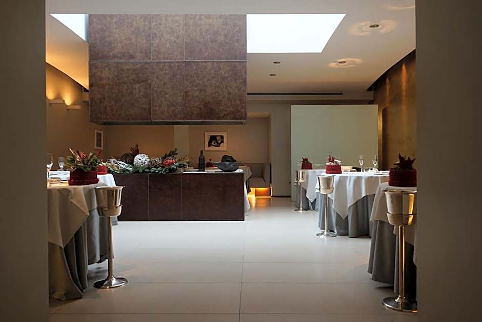 Parizzi Suites & Restaurant
