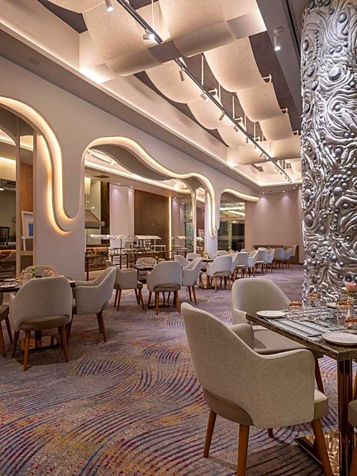 Crowne Plaza Alexandria Mirage by IHG