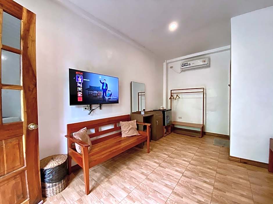 White Bada Guesthouse