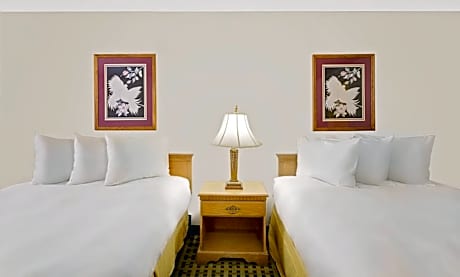 Queen Room with Two Queen Beds  Smoking
