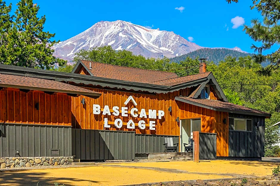 Basecamp Lodge