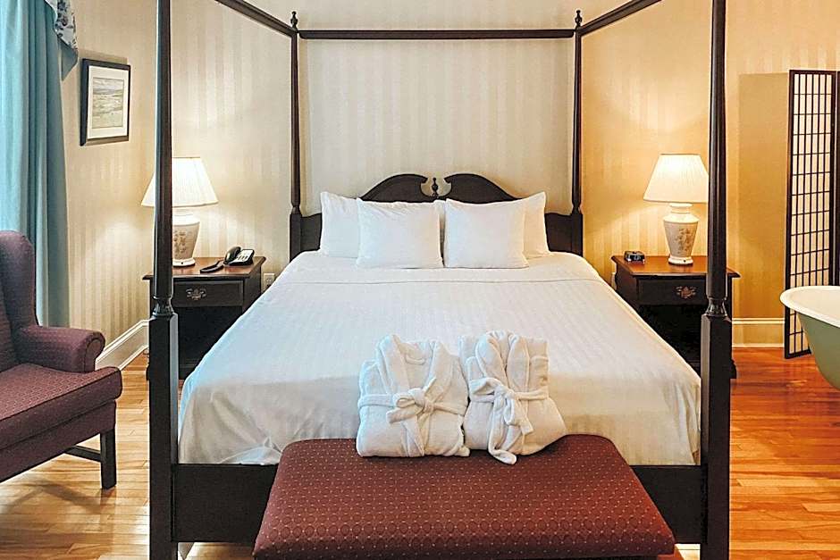 Quality Inn & Suites Downtown