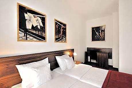 Standard Plus Twin Room
