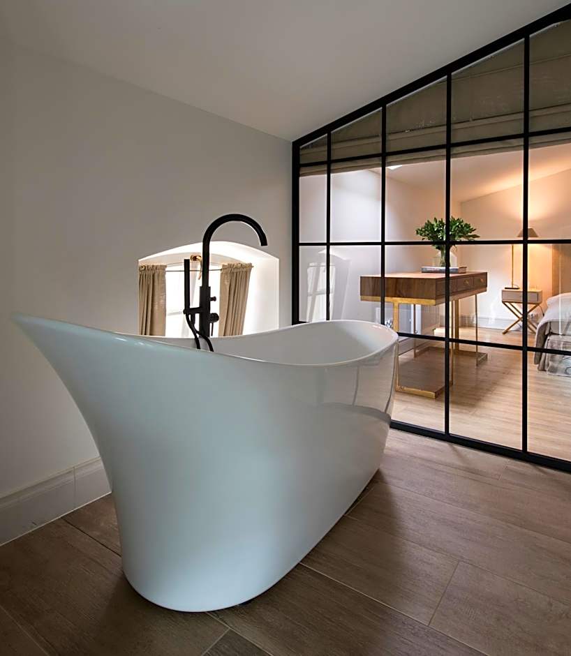 Zamek Sarny - Schloss Scharfeneck