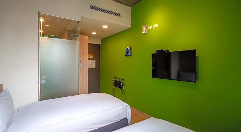 CHECK inn Express Taichung Yizhong