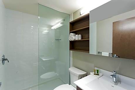 1 Queen Bed Business Room Non-Smoking