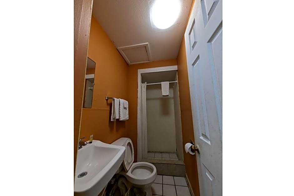 Economy Inn Kingsville, Hwy 77