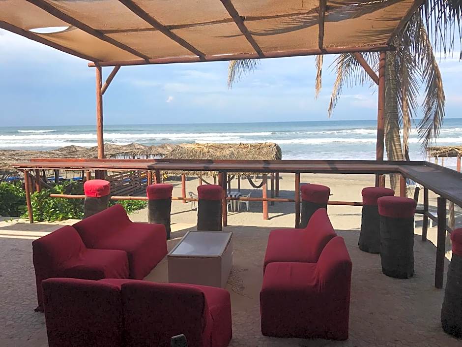 Casa de Las Olas Surf & Beach Club – Acapulco, GA