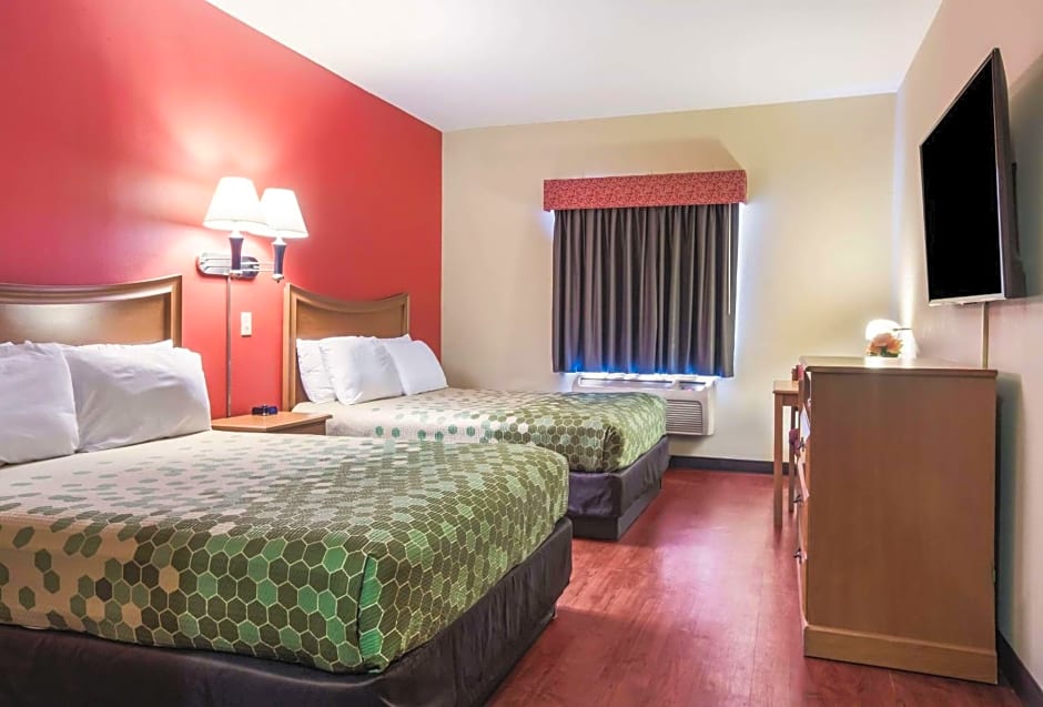 Econo Lodge Inn & Suites