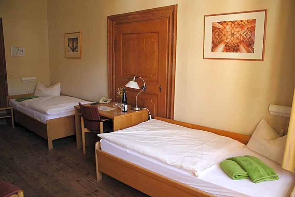 Gästehäuser St. Marienthal