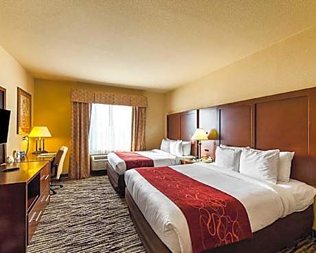 2 Queen Beds, Suite, Nonsmoking