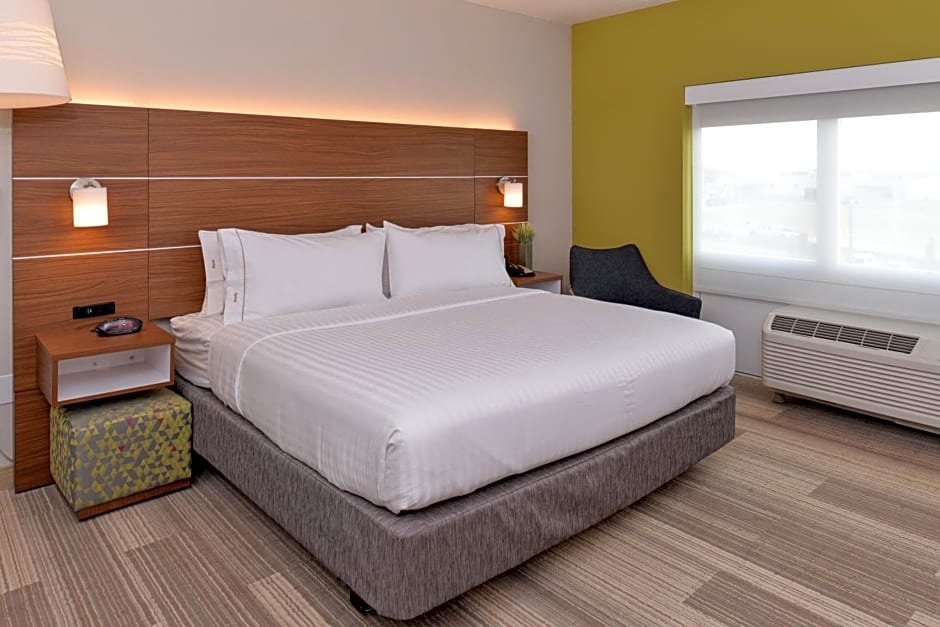 Holiday Inn Express & Suites West Melbourne By IHG