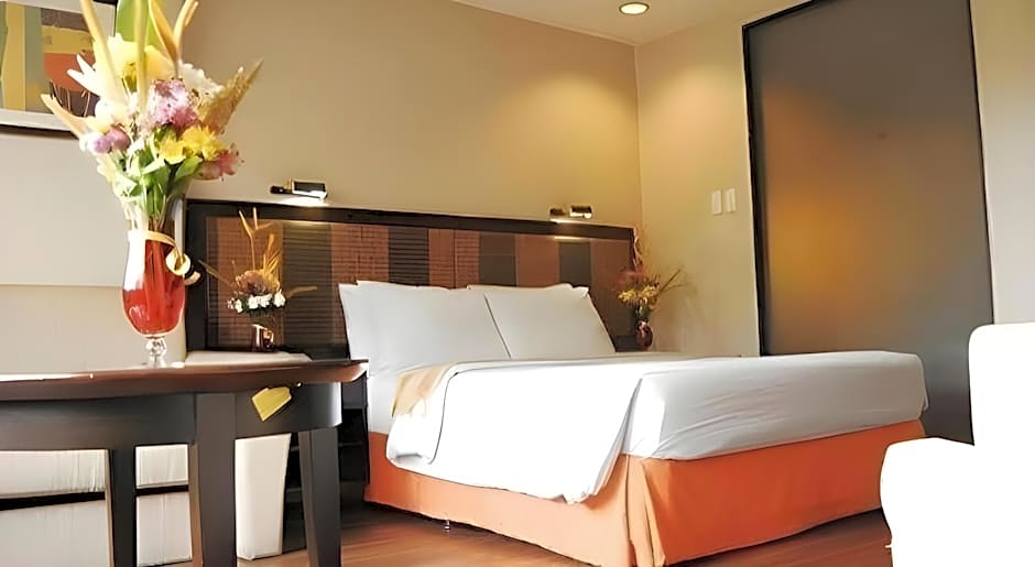 Baguio Burnham Suites Hotel