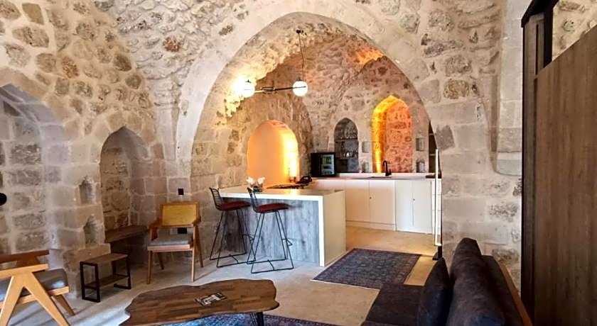 TUĞMANER  Small House AJAR