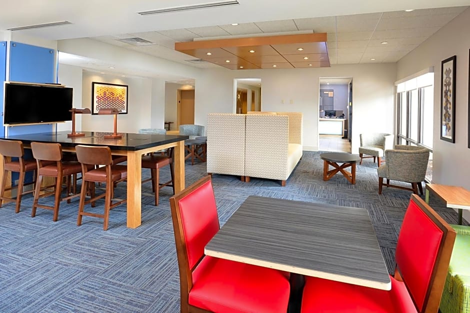 Holiday Inn Express Hotel & Suites Research Triangle Park