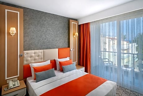 Panoramic Room with Sea View