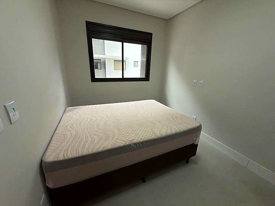 Cód 87 - Apartamento a 150 metros do mar!