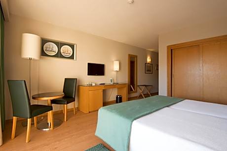 Twin Room with Extra Bed (2 Adults + 1 Child)