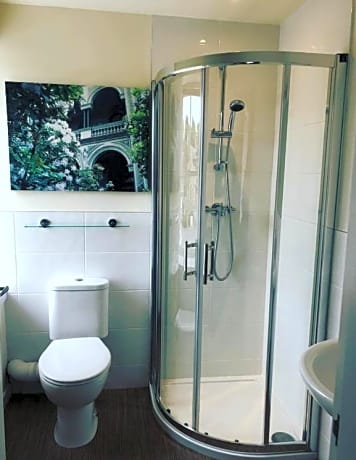 Twin Room with Bathroom