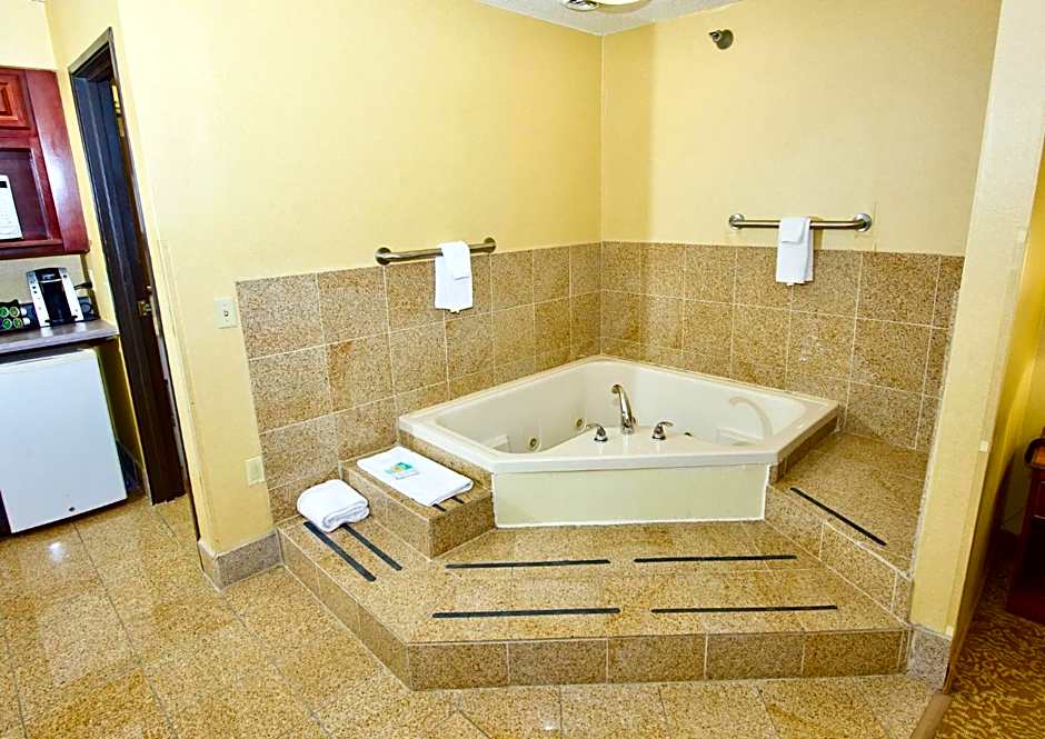 Holiday Inn Express Hotel And Suites Fenton-I-44 By IHG