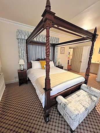 Four Poster Double Room