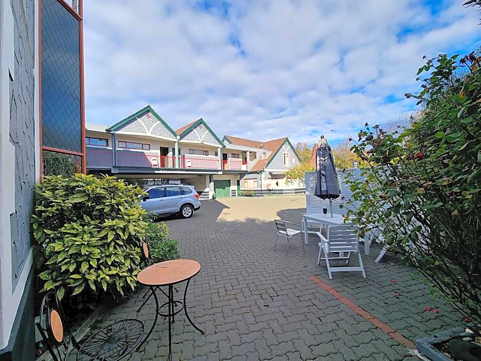 Amross Court Motor Lodge