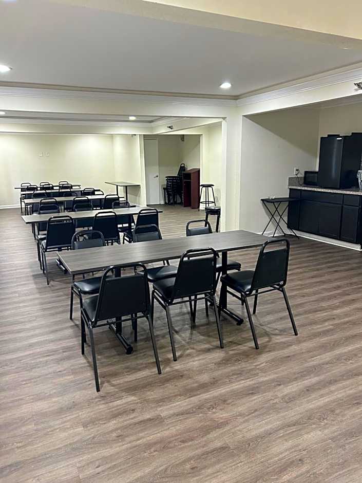 Clarion Pointe - Greensboro Coliseum Area